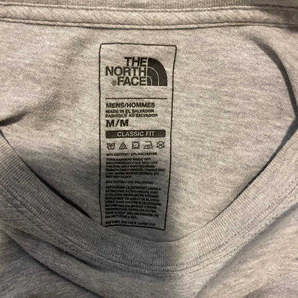 North face long sleeve M - Picture 3 of 3